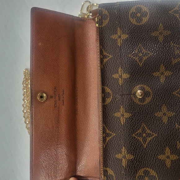 Louis Vuitton Brown Monogram Sarah Wallet - Picture 6 of 14